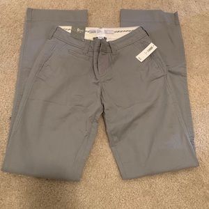 NWT! Women’s Old Navy Perfect Khakis Size 0